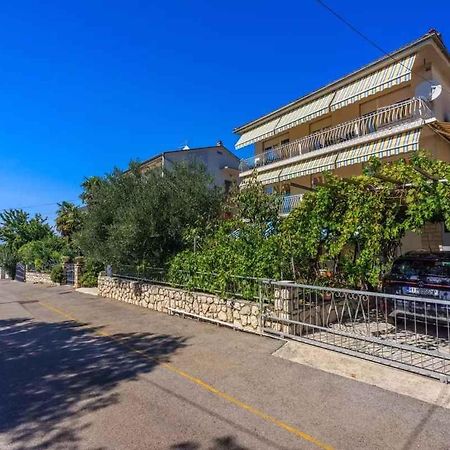 Four-Bedroom Apartment In Crikvenica II Exterior foto