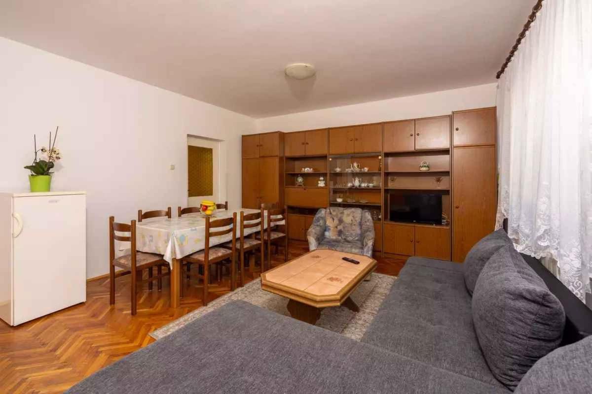 Four-Bedroom Apartment In Crikvenica II Exterior foto