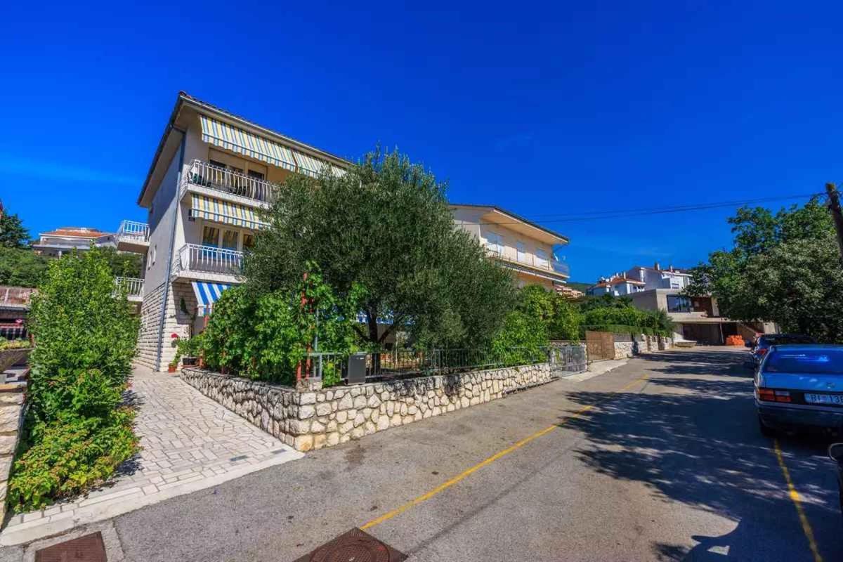 Four-Bedroom Apartment In Crikvenica II Exterior foto